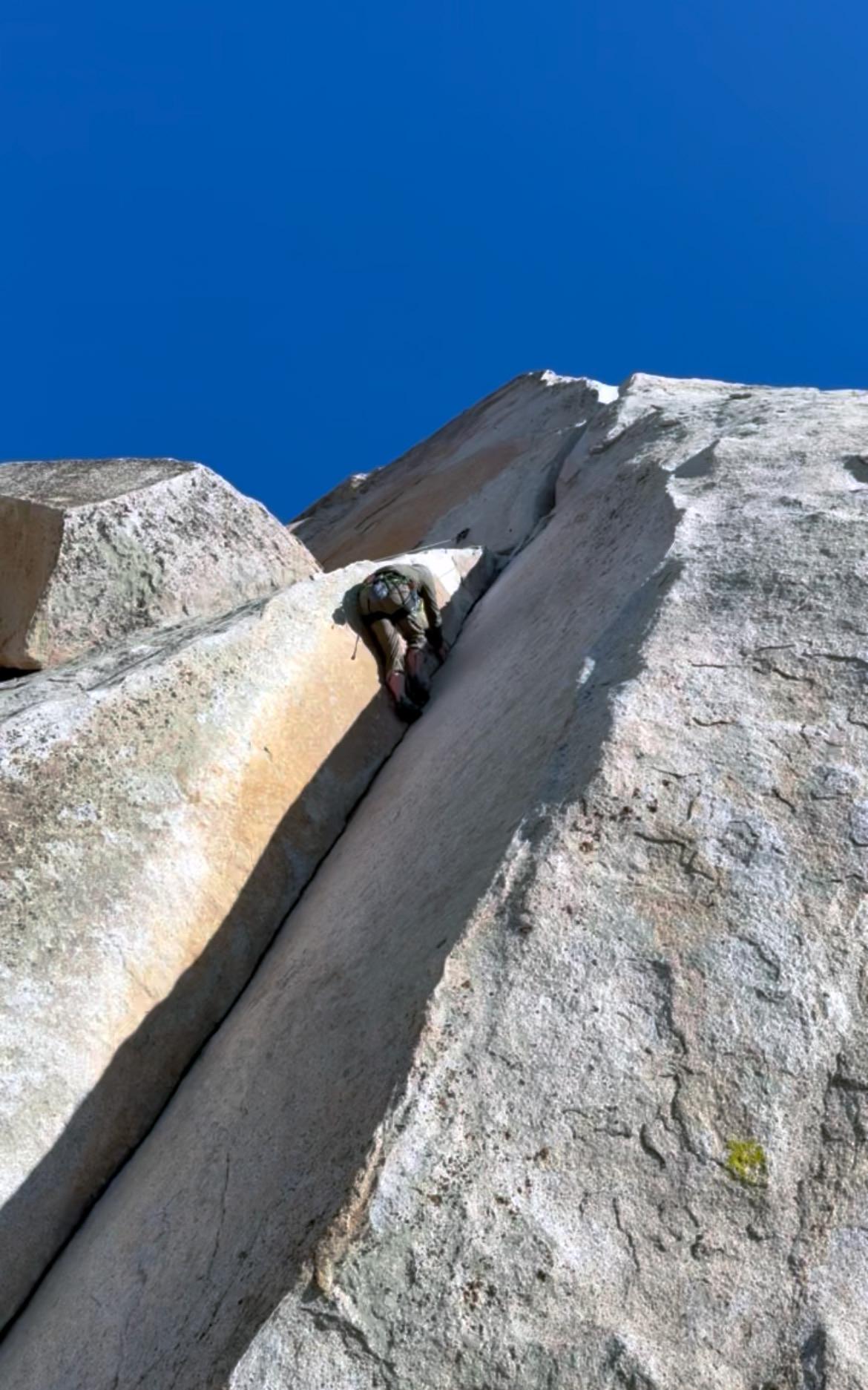 Climbing at Anza Borrego, CA — Anza Borrego — Desert Trad Day - Lowenbrau Pinnacle — photo 3