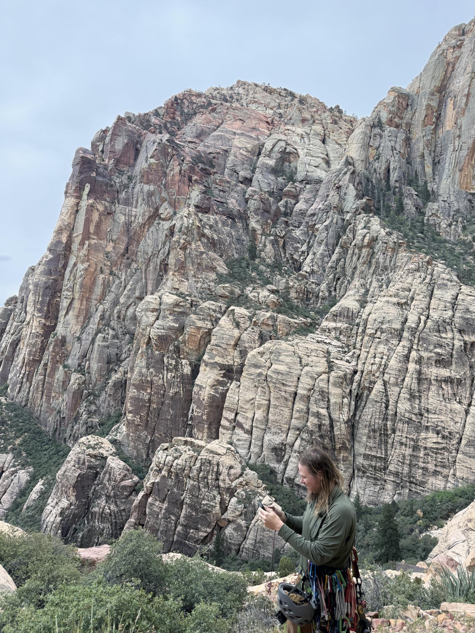 Climbing at Red Rocks Canyon, NV — Armatron — Juniper Canyon — Mountain Crag in Calico Basin — photo 4