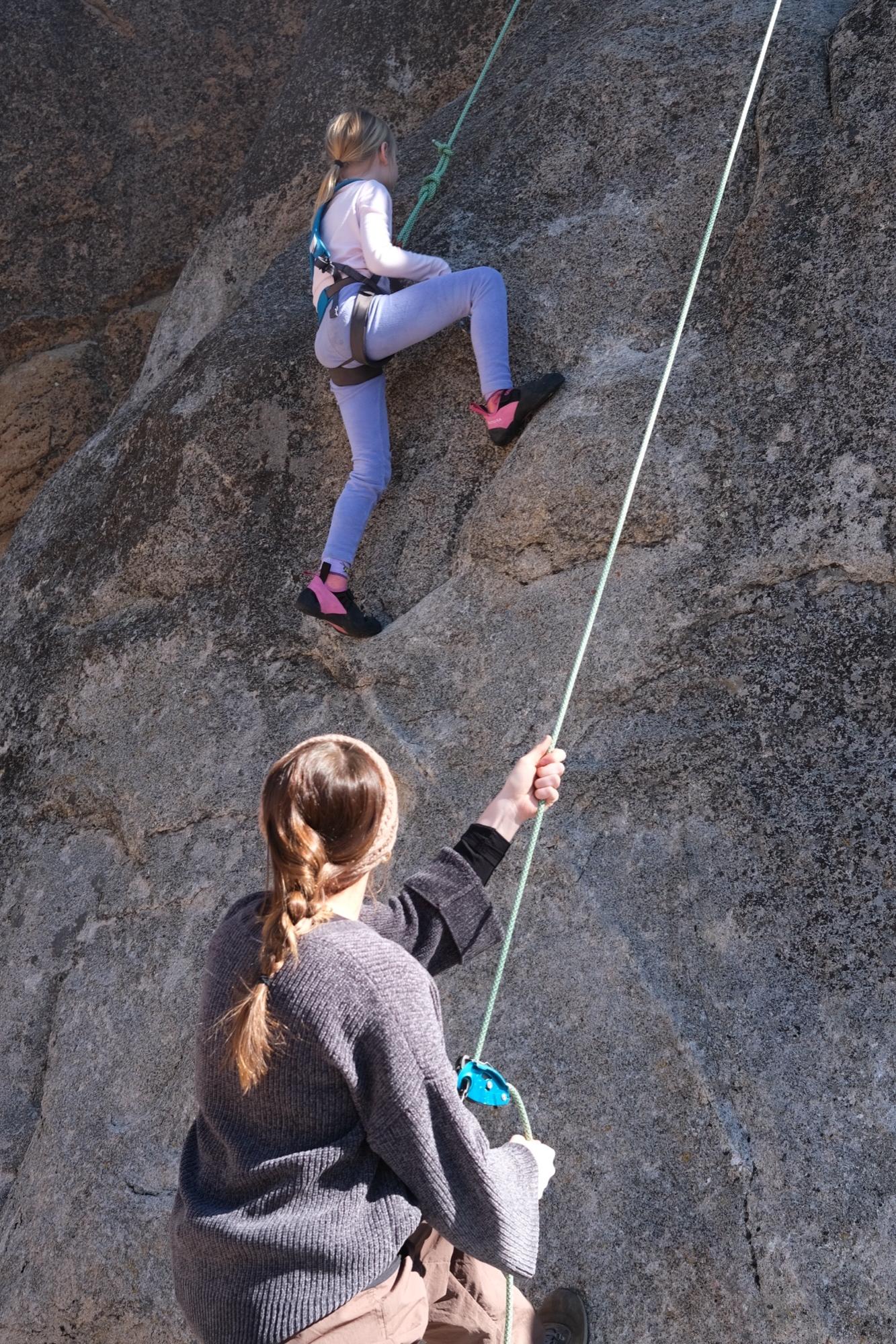 Climbing at Big Bear Lake, CA — Holcomb Valley — Winter Sport Weekend — Coyote Crag — photo 5